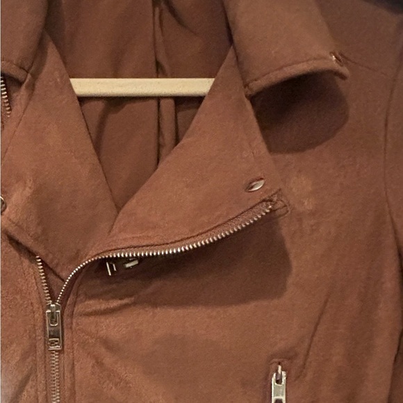 Lulu's Brown Faux Suede Moto Jacket in size small - Picture 8 of 10